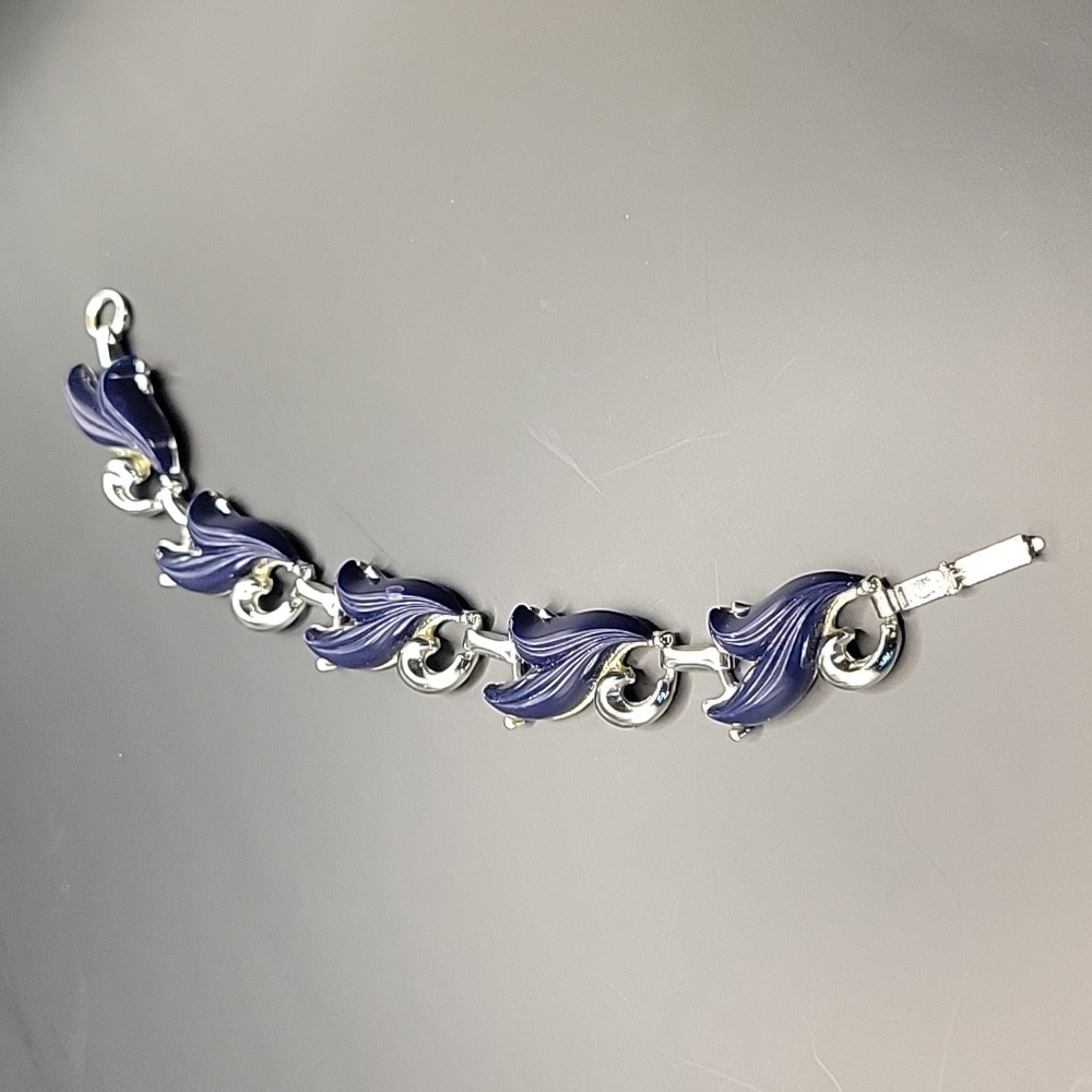 Navy blue and silver tone braclet